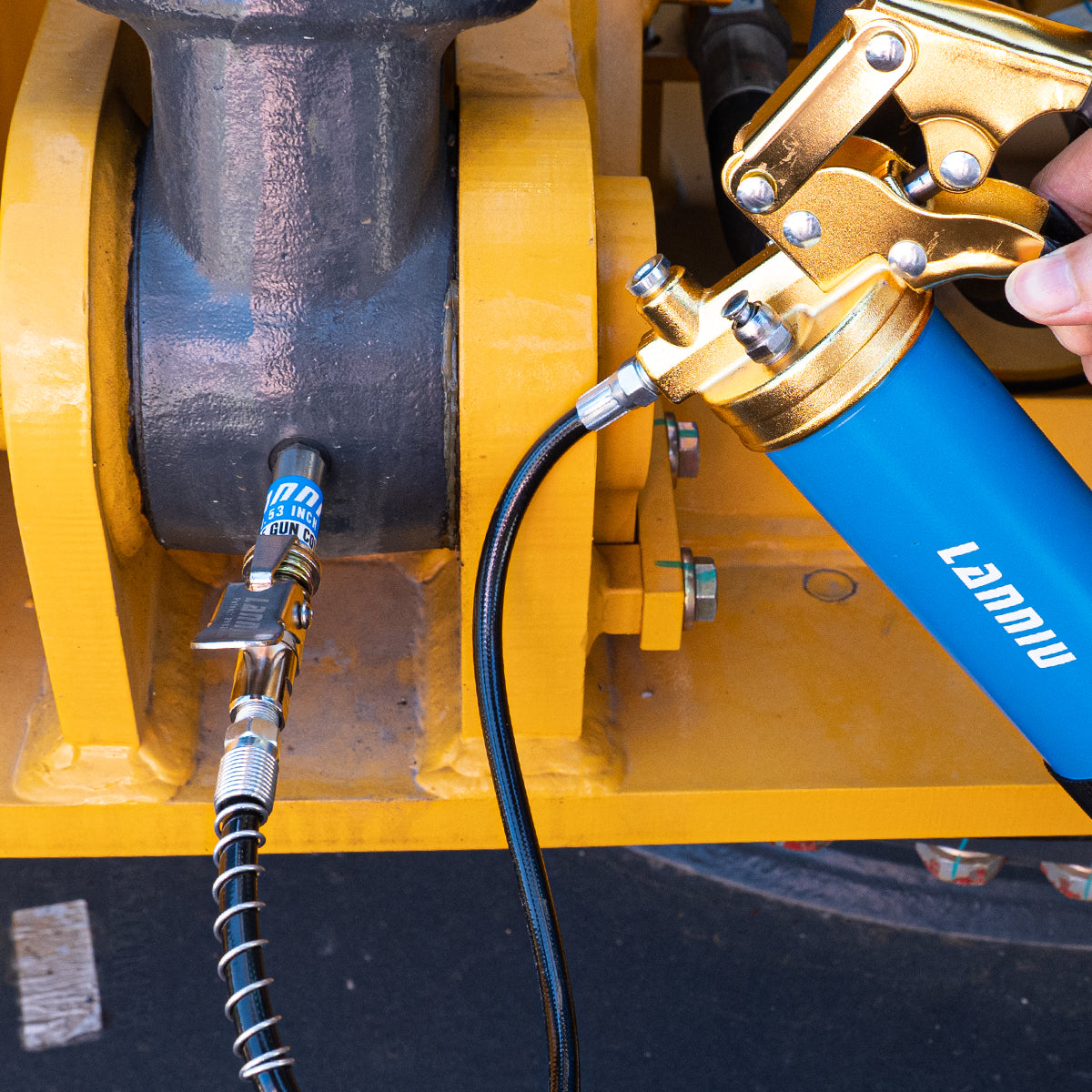 Stop Grease Leaks & Conquer Tight Spaces: The 0.53" Strong Locking Grease Gun Coupler (12000 PSI No Leakage